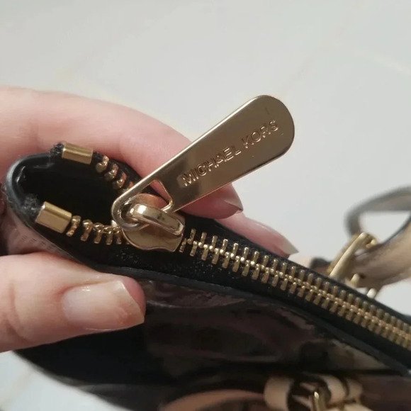 MICHAEL Michael Kors Black Signature Mirror PVC / Leather East West Zip Tote - Picture 3 of 16